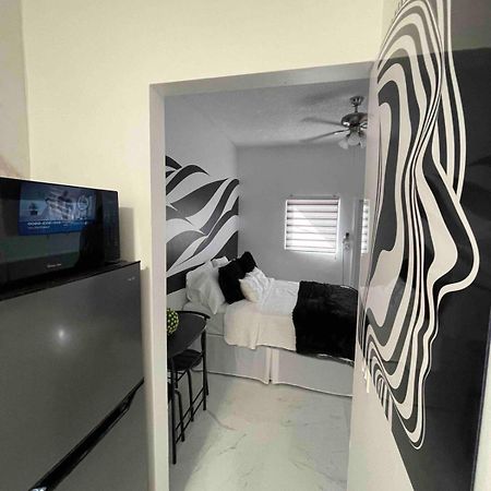 Cozy Studio, Prime Location, Remodeled, 1 Parking West Palm Beach Exteriör bild