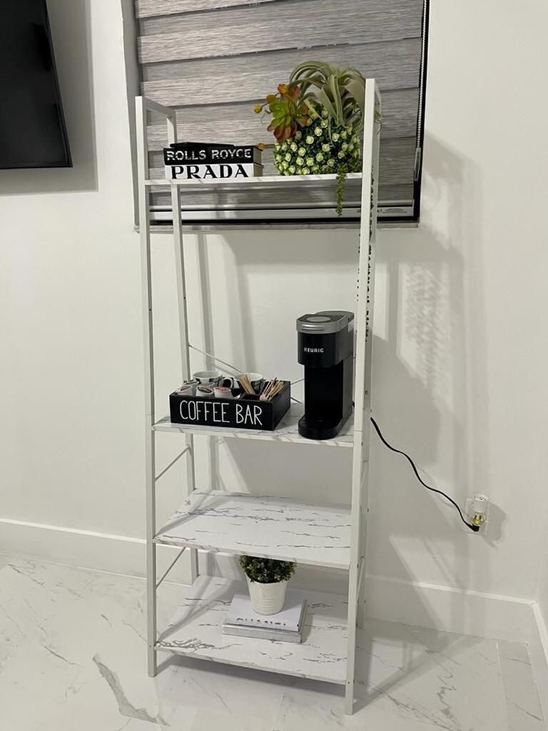 Cozy Studio, Prime Location, Remodeled, 1 Parking West Palm Beach Exteriör bild